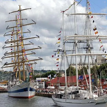 Quiet And Spacious 80M2 Flat Near Historic Center And Quays Rouen