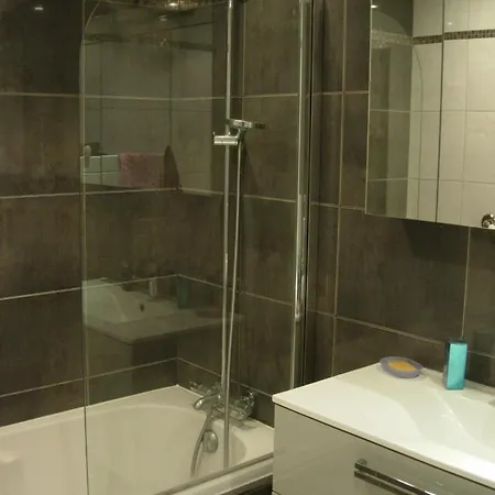 Quiet&spacious 80m2 Flat Near Historic Center&quays * Ruan