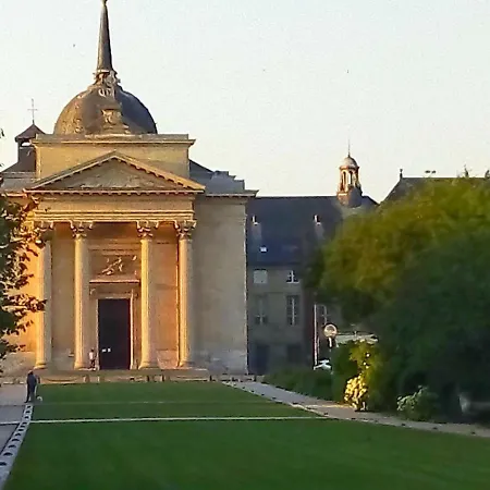 Quiet And Spacious 80M2 Flat Near Historic Center And Quays Lejlighed