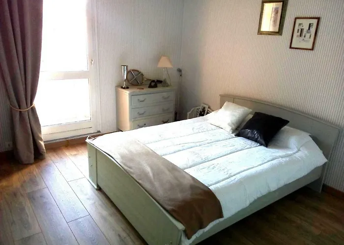 Lejlighed Quiet And Spacious 80M2 Flat Near Historic Center And Quays