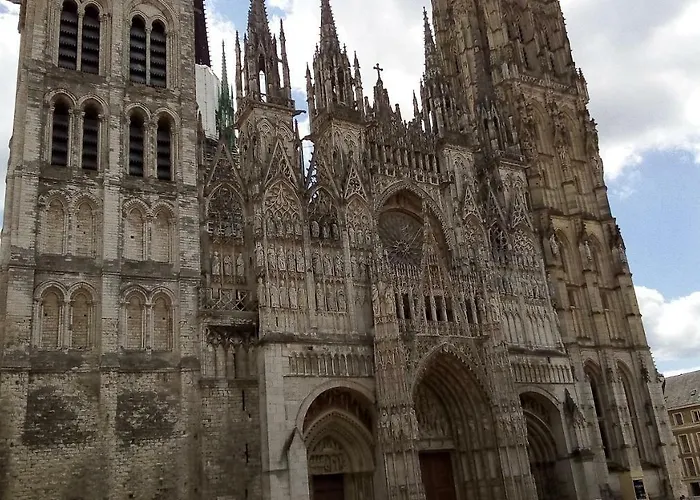 Apartment Quiet And Spacious 80M2 Flat Near Historic Center And Quays *